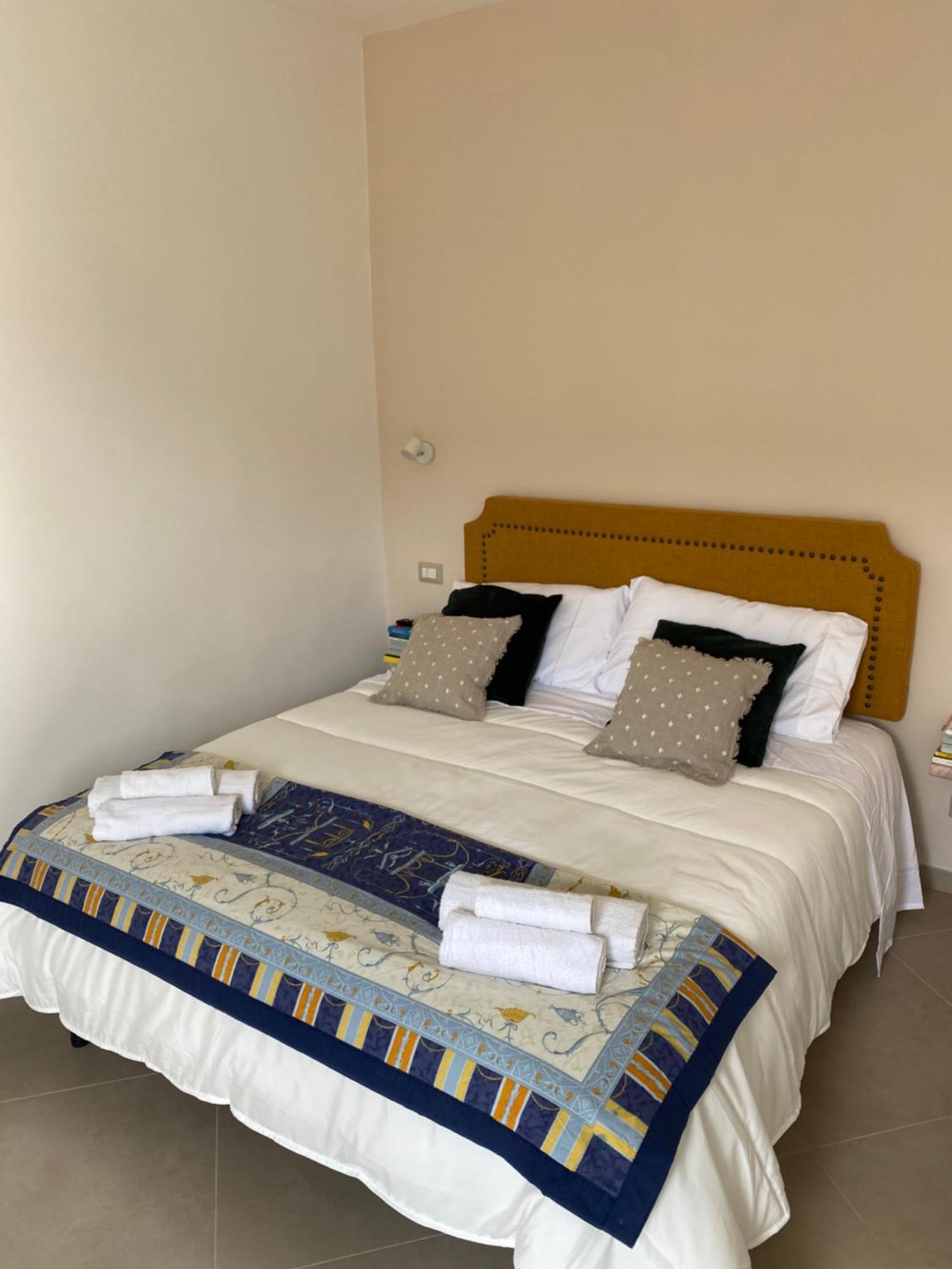 סלרנו All'Imbrunire Exlusive Apartment מראה חיצוני תמונה